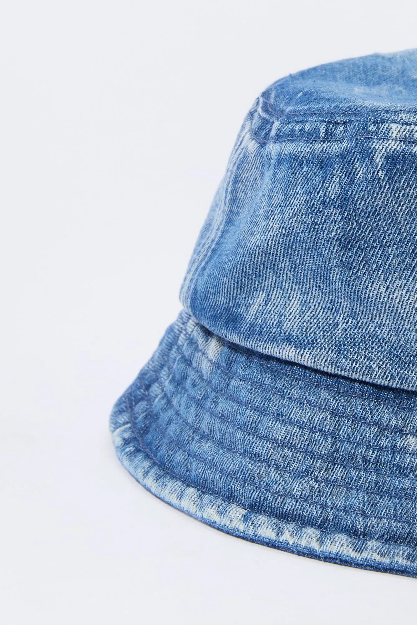 Chapeau cloche en denim